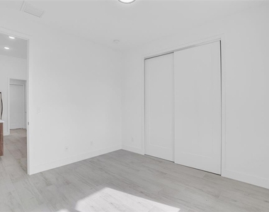 9108 Santa Lucia Drive - Photo Thumbnail 32