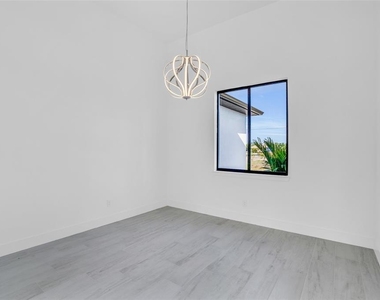 9108 Santa Lucia Drive - Photo Thumbnail 26