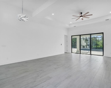 9108 Santa Lucia Drive - Photo Thumbnail 13