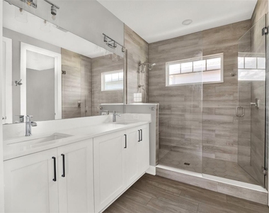 7653 Nemours Parkway - Photo Thumbnail 17