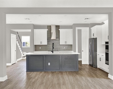 7653 Nemours Parkway - Photo Thumbnail 2