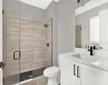 7653 Nemours Parkway - Photo Thumbnail 12