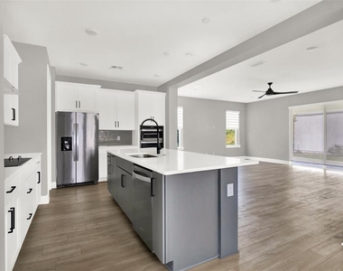 7653 Nemours Parkway - Photo Thumbnail 5