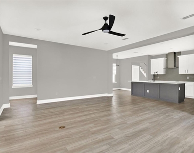 7653 Nemours Parkway - Photo Thumbnail 8