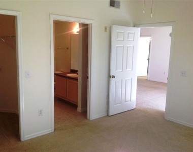 6663 Queens Borough Avenue - Photo Thumbnail 15