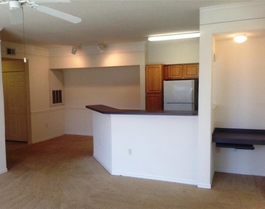 6663 Queens Borough Avenue - Photo Thumbnail 4