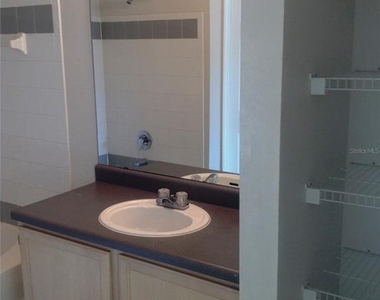 6663 Queens Borough Avenue - Photo Thumbnail 18