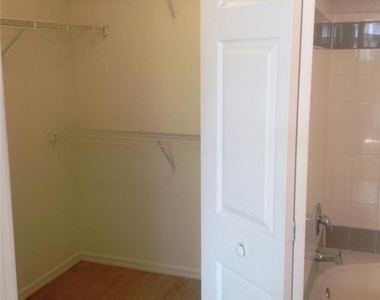 6663 Queens Borough Avenue - Photo Thumbnail 20