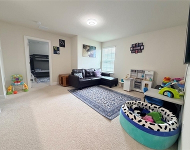 4404 Foggy Oak Lane - Photo Thumbnail 13
