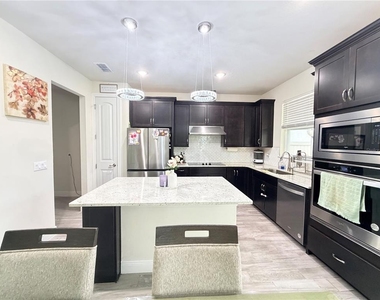 4404 Foggy Oak Lane - Photo Thumbnail 9