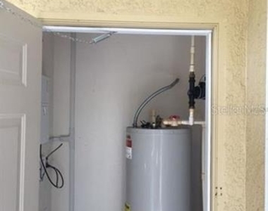 18001 Richmond Place Drive - Photo Thumbnail 4