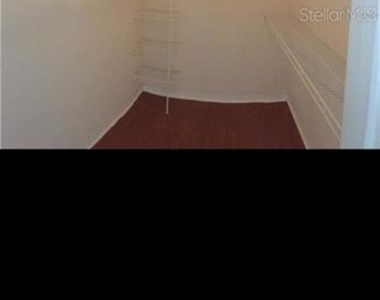 18001 Richmond Place Drive - Photo Thumbnail 10