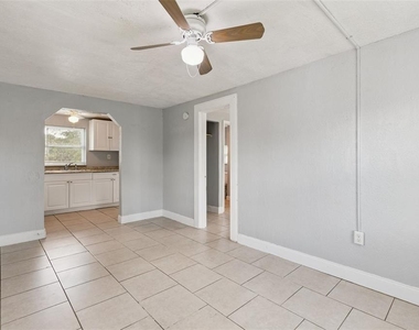 320 Dummitt Avenue - Photo Thumbnail 7