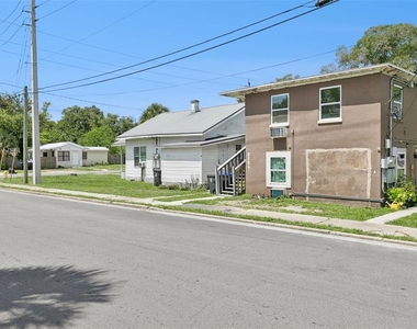 320 Dummitt Avenue - Photo Thumbnail 3