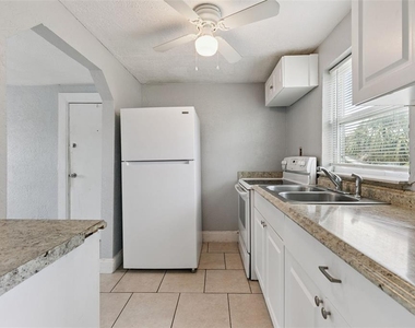 320 Dummitt Avenue - Photo Thumbnail 9