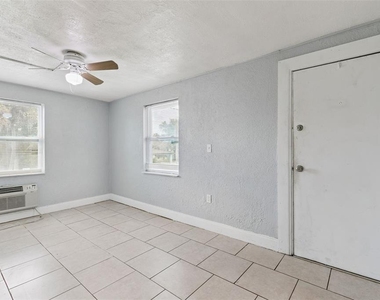 320 Dummitt Avenue - Photo Thumbnail 5