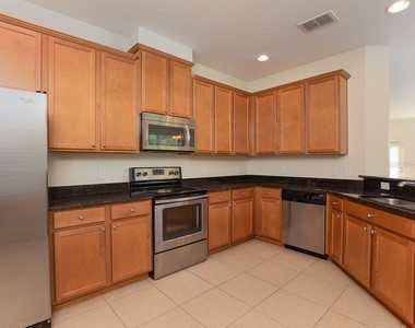 12230 Langstaff Drive - Photo Thumbnail 4