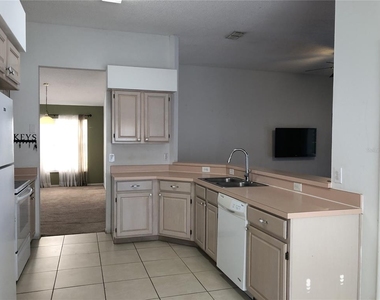 2673 Chatham Circle - Photo Thumbnail 2