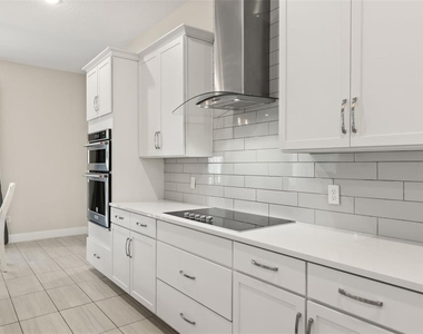 8373 Ludington Circle - Photo Thumbnail 17