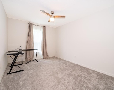 2405 Bulrush Drive - Photo Thumbnail 16