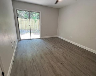 916 Robinhood Court - Photo Thumbnail 15