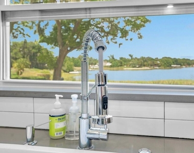 820 East Boulevard - Photo Thumbnail 11