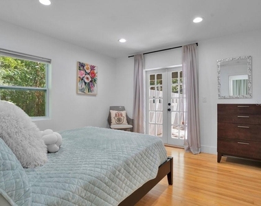 820 East Boulevard - Photo Thumbnail 33