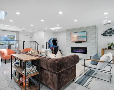 820 East Boulevard - Photo Thumbnail 25