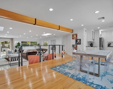 820 East Boulevard - Photo Thumbnail 3