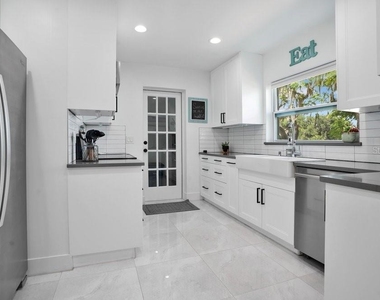 820 East Boulevard - Photo Thumbnail 9