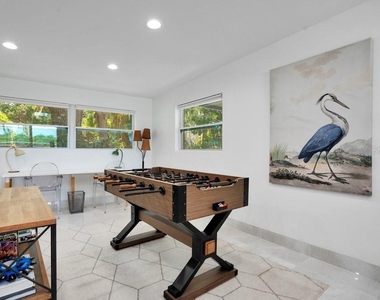 820 East Boulevard - Photo Thumbnail 22