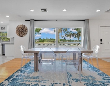 820 East Boulevard - Photo Thumbnail 6