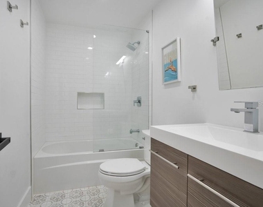 820 East Boulevard - Photo Thumbnail 36