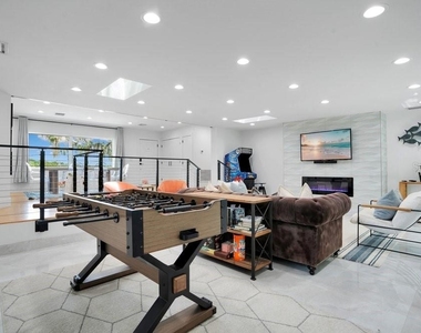 820 East Boulevard - Photo Thumbnail 24