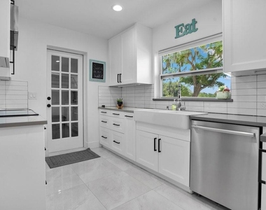 820 East Boulevard - Photo Thumbnail 10