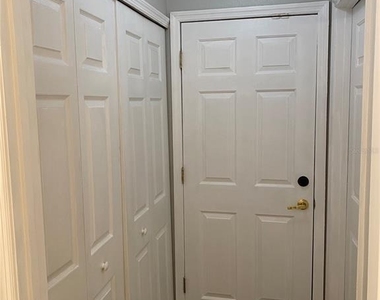 613 Coconut Palm Way - Photo Thumbnail 17