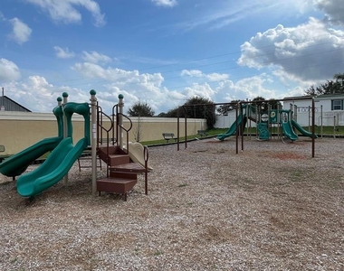613 Coconut Palm Way - Photo Thumbnail 24