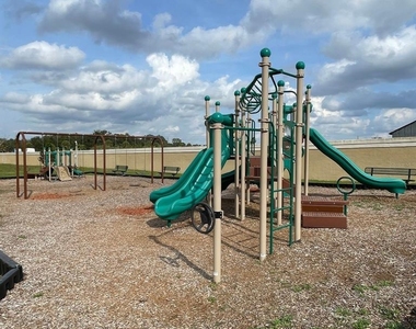 613 Coconut Palm Way - Photo Thumbnail 23