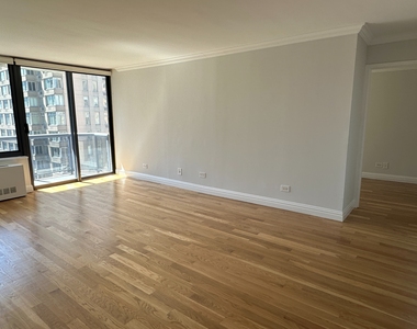 48th Street & 8th Ave - Photo Thumbnail 2