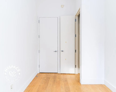 828 St Johns Place - Photo Thumbnail 3