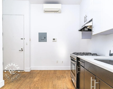 828 St Johns Place - Photo Thumbnail 1