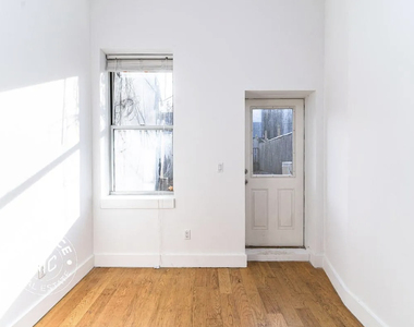 828 St Johns Place - Photo Thumbnail 2