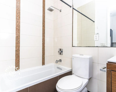 828 St Johns Place - Photo Thumbnail 4