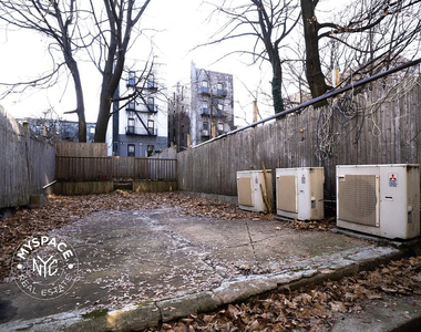 828 St Johns Place - Photo Thumbnail 5