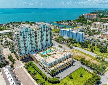 800 N Tamiami Trail - Photo Thumbnail 7