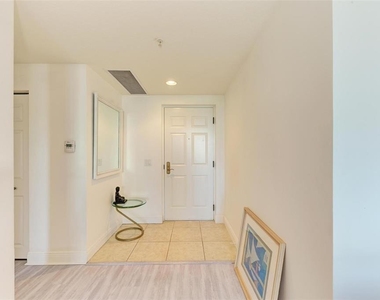 800 N Tamiami Trail - Photo Thumbnail 22