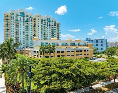 800 N Tamiami Trail - Photo Thumbnail 11