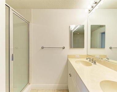 800 N Tamiami Trail - Photo Thumbnail 38