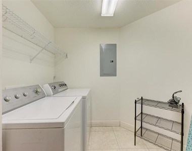 800 N Tamiami Trail - Photo Thumbnail 45
