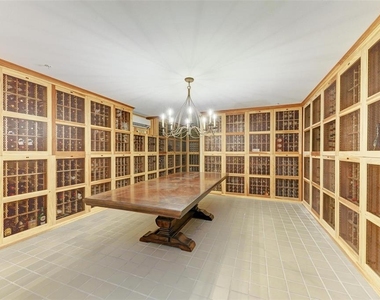 800 N Tamiami Trail - Photo Thumbnail 66